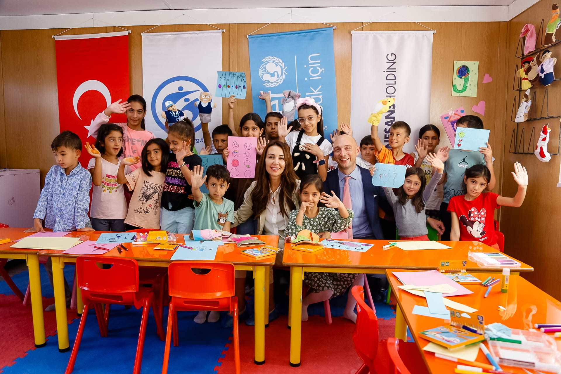 ronesans-holding-ipek-ilicak-kayaalp-unicef.jpg (506 KB)